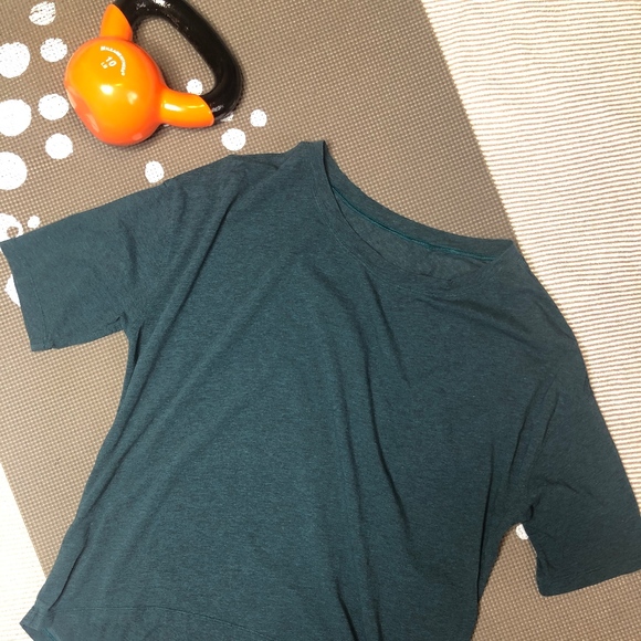 lululemon athletica Tops - Alberta Blue Lululemon Box Fit Shirt - Size 8